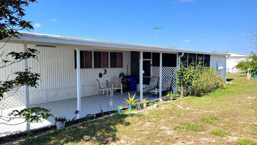 88 Emerald Drive a Dundee, FL Mobile or Manufactured Home for Sale